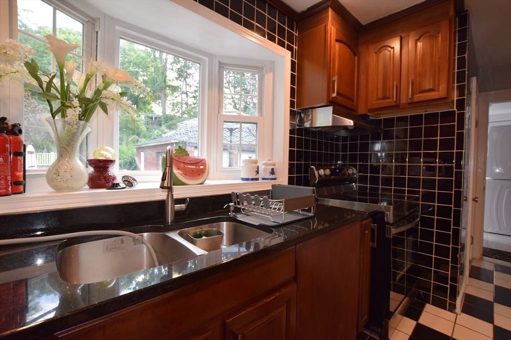 1103 Morton St Boston — Photo 16 of 30