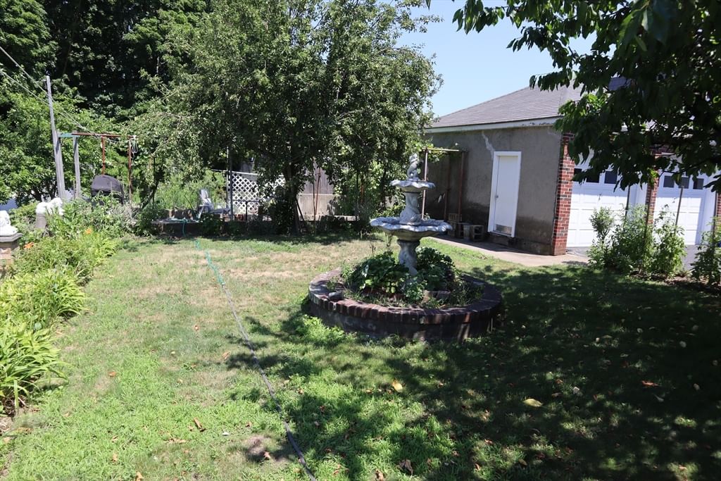 7-R W Dane St Beverly — Photo 7 of 42
