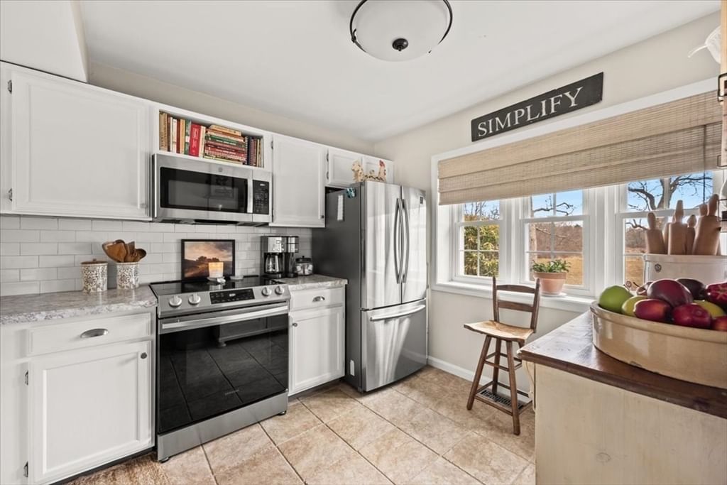 1316 Carriage Ln #1316 Taunton — Photo 3 of 35