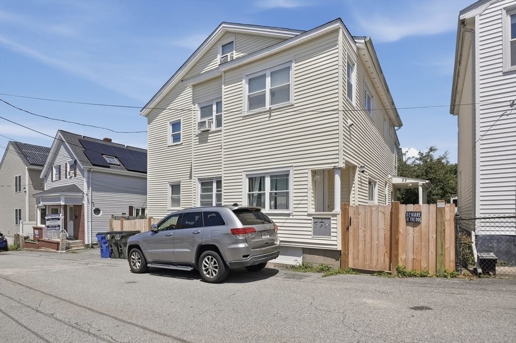 22 Sachem St Fall River — Photo 2 of 19