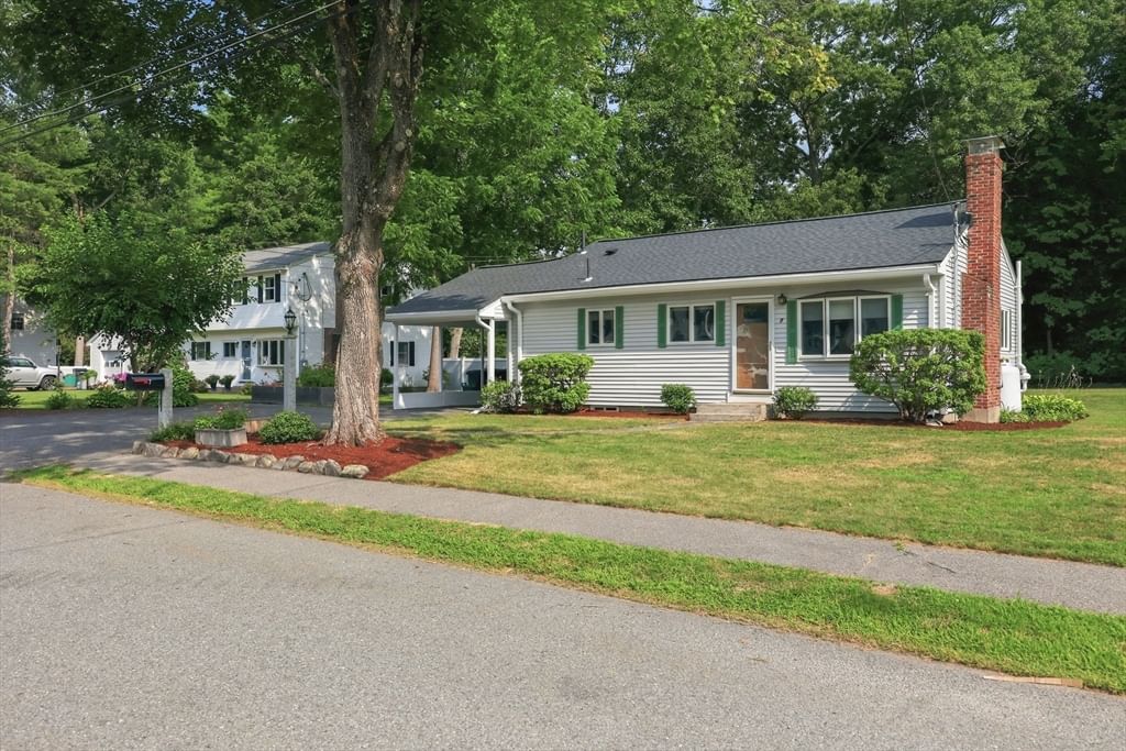 7 Foley Drive Natick — Photo 3 of 40