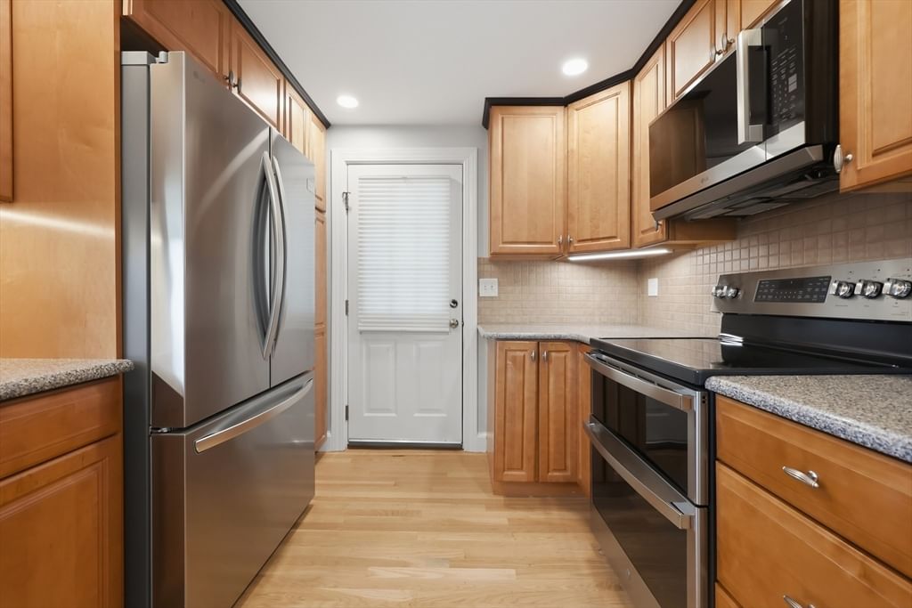7 Foley Drive Natick — Photo 9 of 40