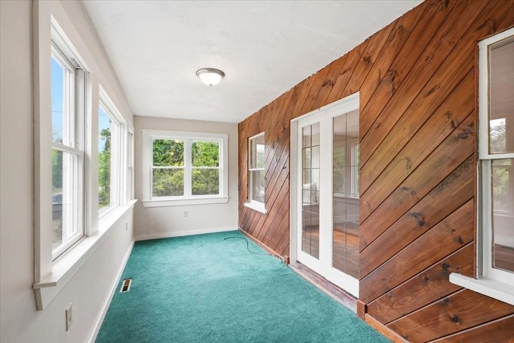 315 Maquan St Hanson — Photo 5 of 42