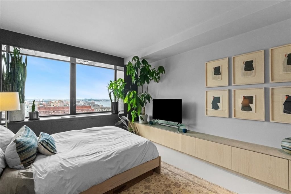 65 East India Row #16B Boston — Photo 25 of 36