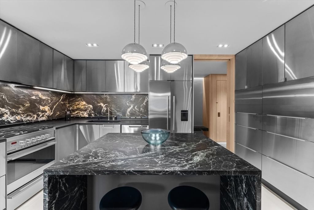 65 East India Row #16B Boston — Photo 3 of 36