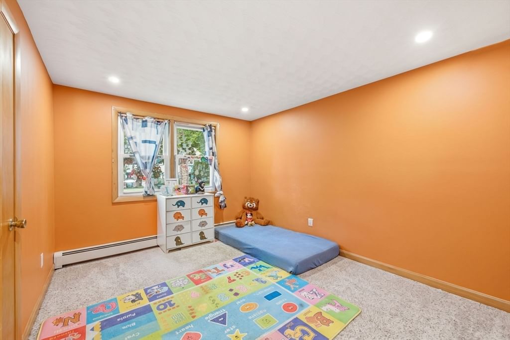 5 Hull Dr Saugus — Photo 11 of 38