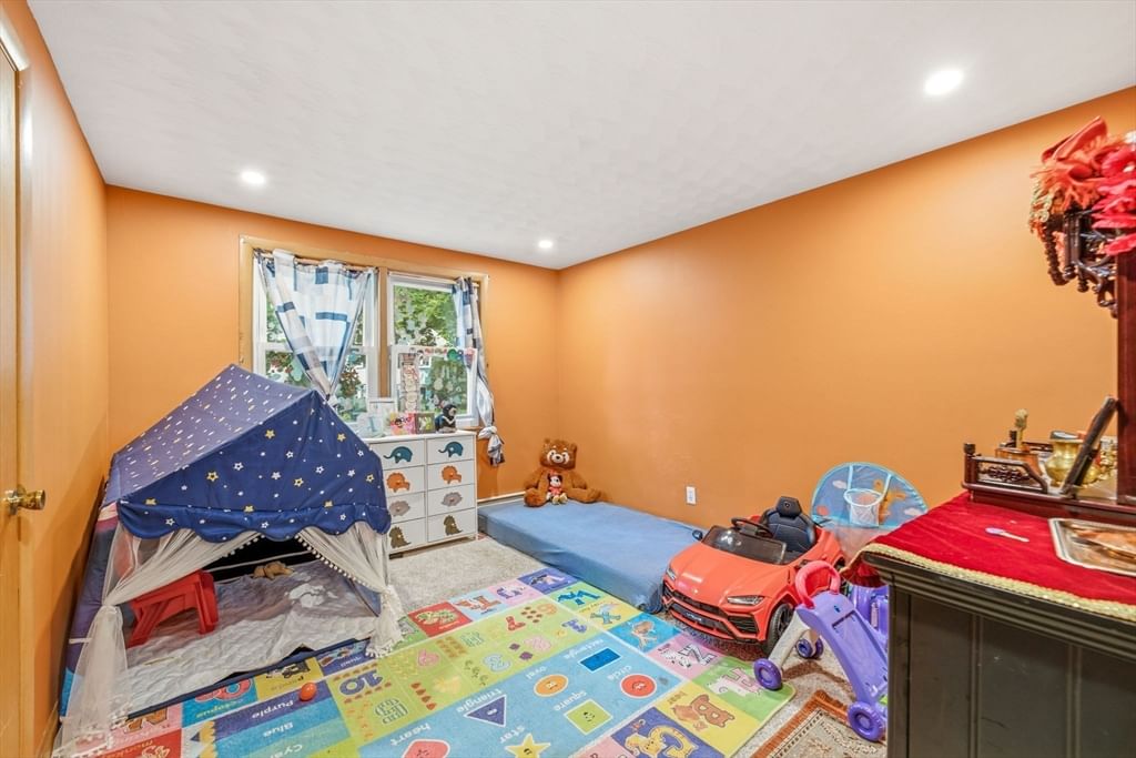 5 Hull Dr Saugus — Photo 12 of 38