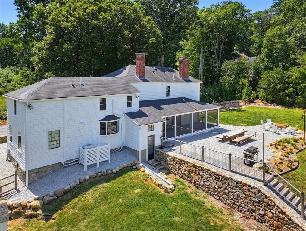 361 Winter St Holliston — Photo 4 of 42