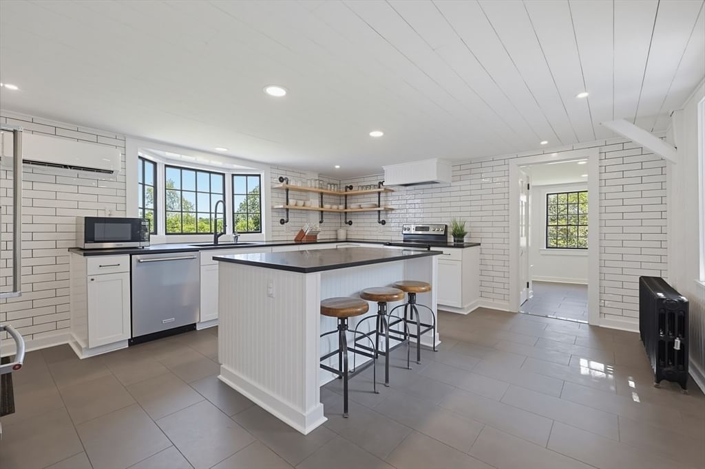 361 Winter St Holliston — Photo 7 of 42