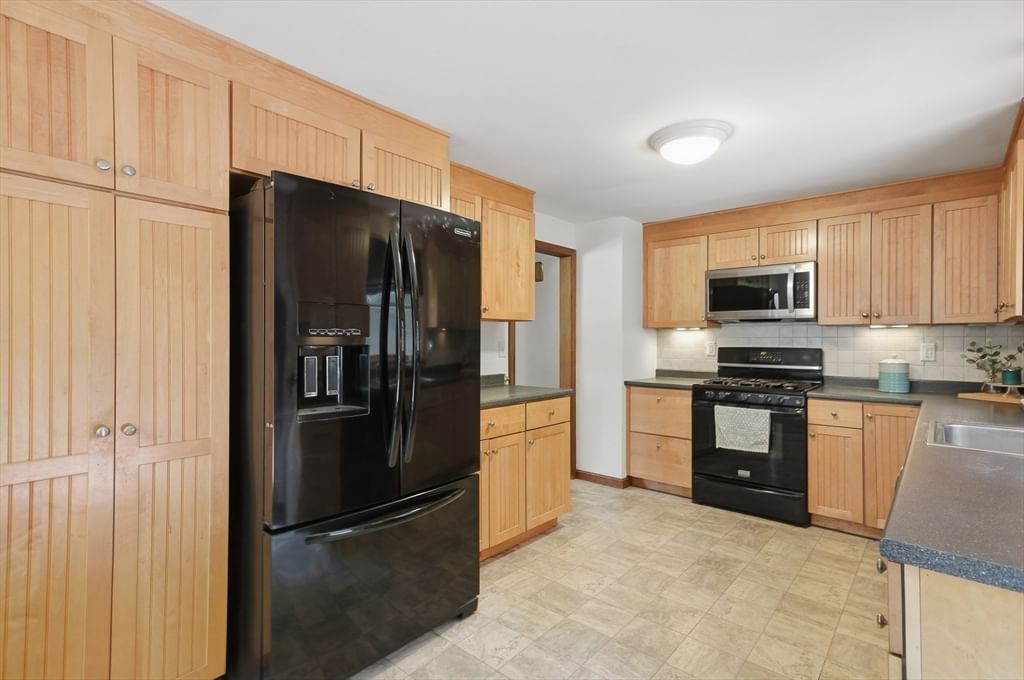 7 San Mateo Drive Chelmsford — Photo 12 of 42