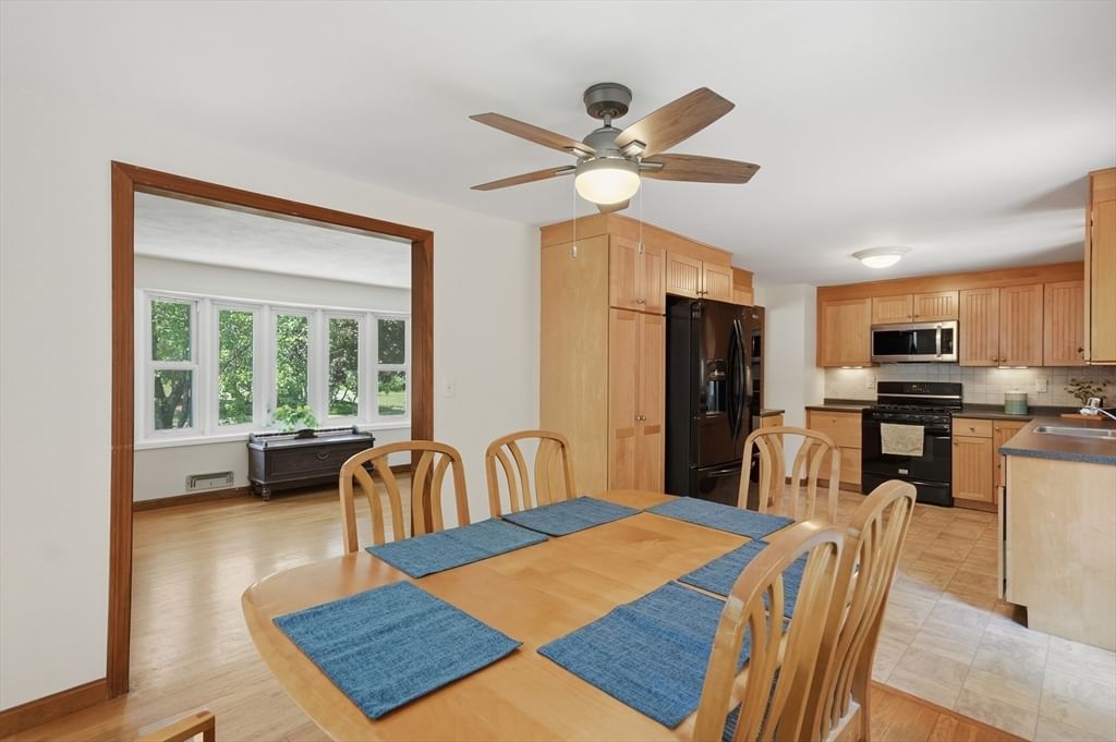 7 San Mateo Drive Chelmsford — Photo 9 of 42