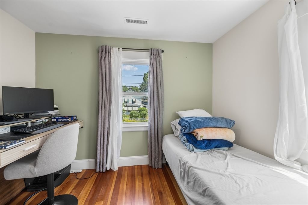342 Franklin St Framingham — Photo 19 of 27