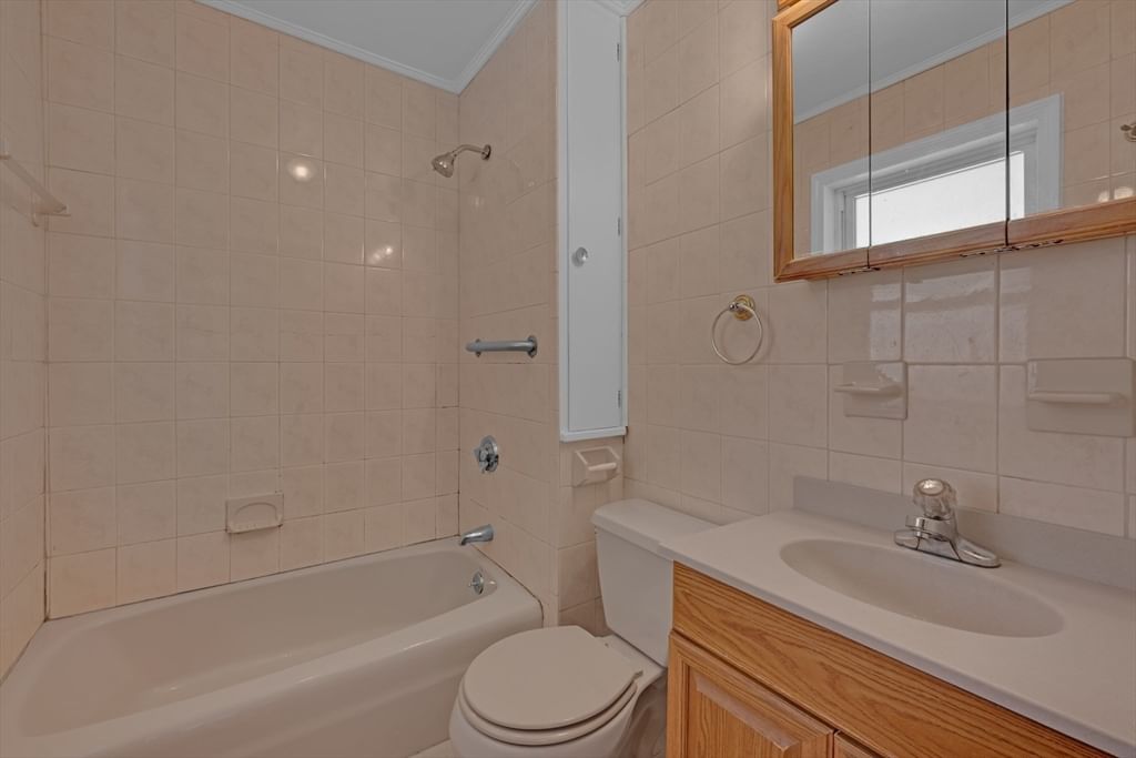 90 Sayles St Southbridge — Photo 11 of 36