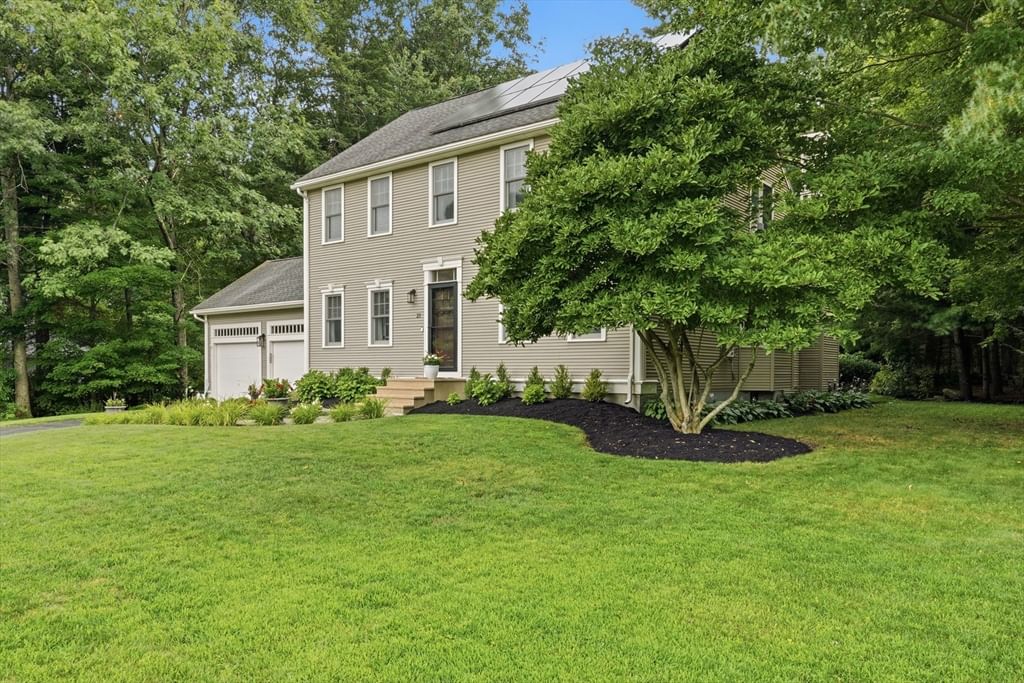 21 Wildflower Dr Sutton — Photo 3 of 42