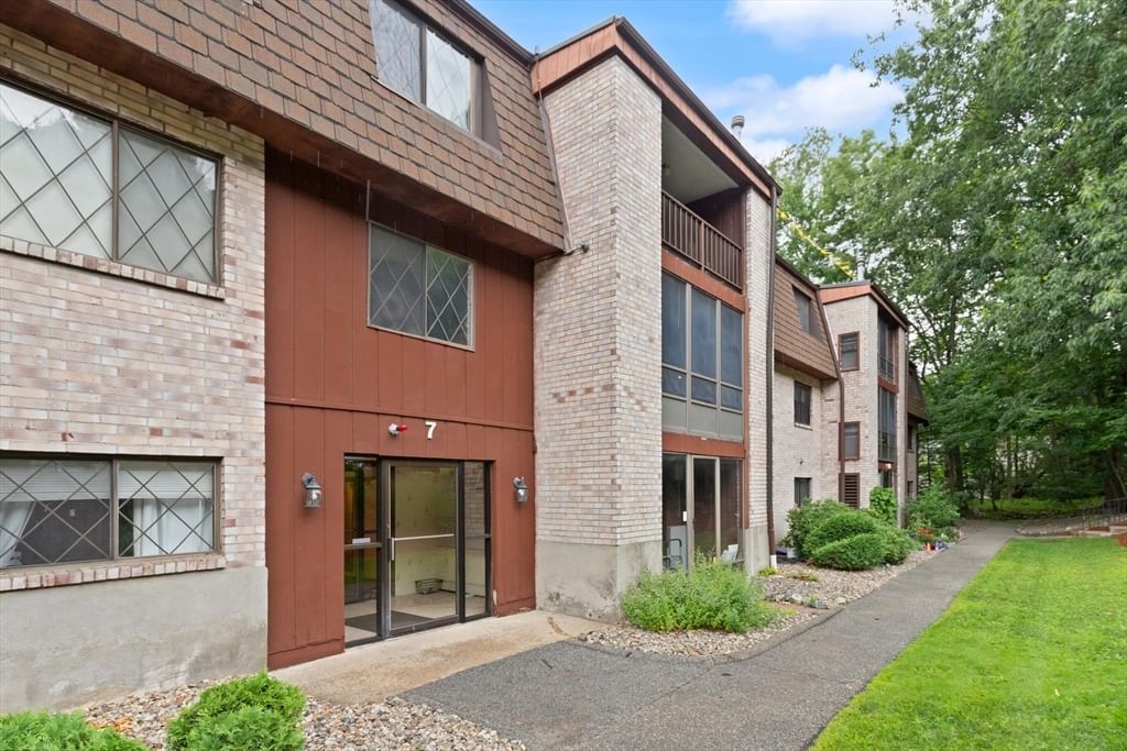 Property at 7 Greenbriar Drive #207, North Reading, MA 01864