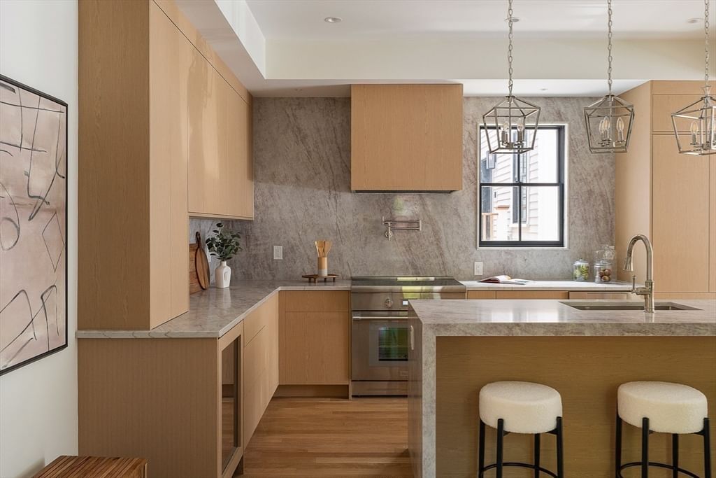 11 Mt. Auburn Street #11 Cambridge — Photo 3 of 36