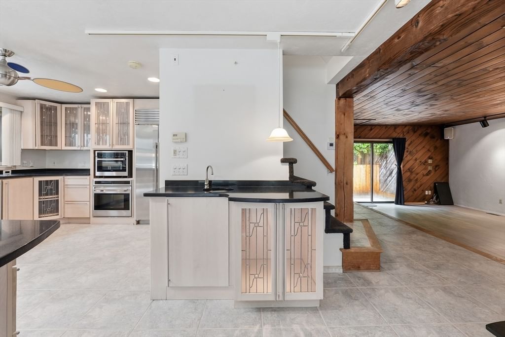 58 Lakeshore Dr Ext West Brookfield — Photo 13 of 41