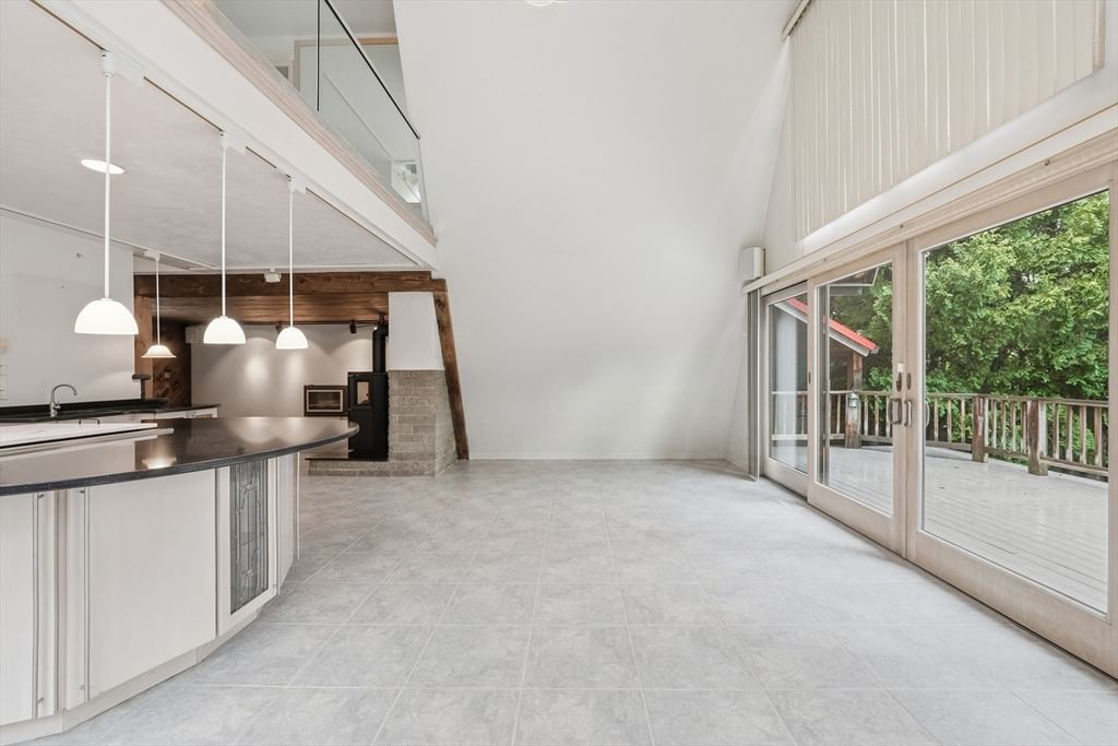 58 Lakeshore Dr Ext West Brookfield — Photo 15 of 41