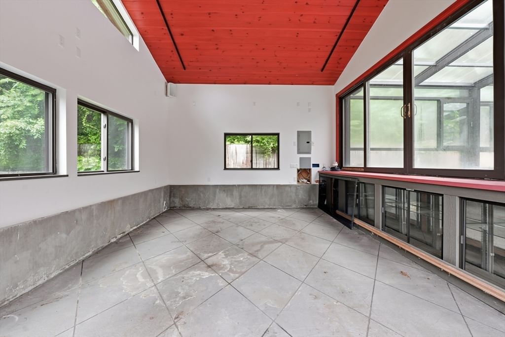 58 Lakeshore Dr Ext West Brookfield — Photo 37 of 41