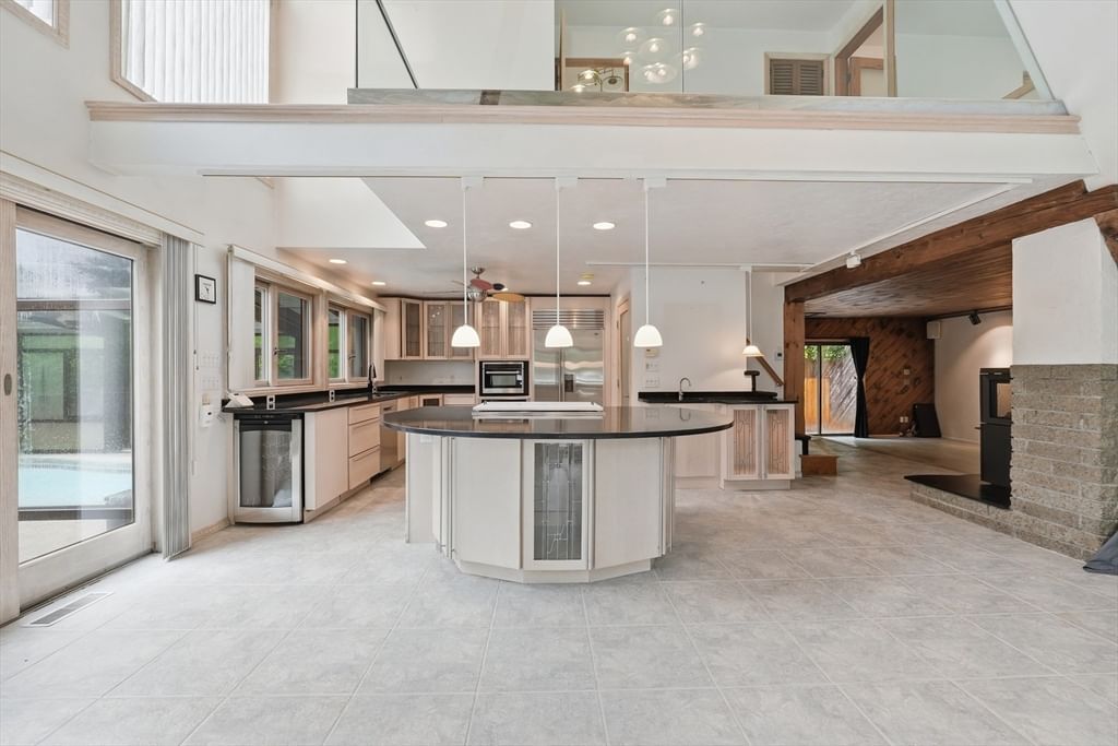58 Lakeshore Dr Ext West Brookfield — Photo 8 of 41