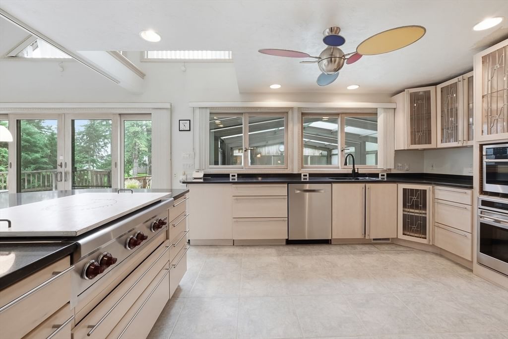 58 Lakeshore Dr Ext West Brookfield — Photo 9 of 41