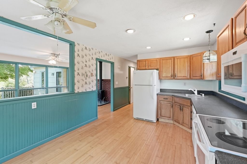 66 Pierce Rd West Brookfield — Photo 8 of 33