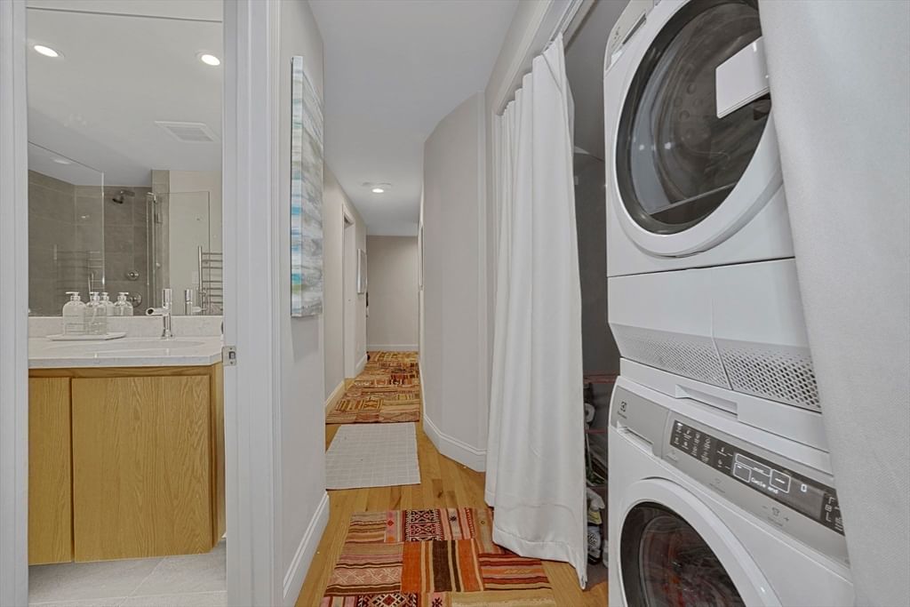 70 Clarendon St #A Boston — Photo 13 of 19