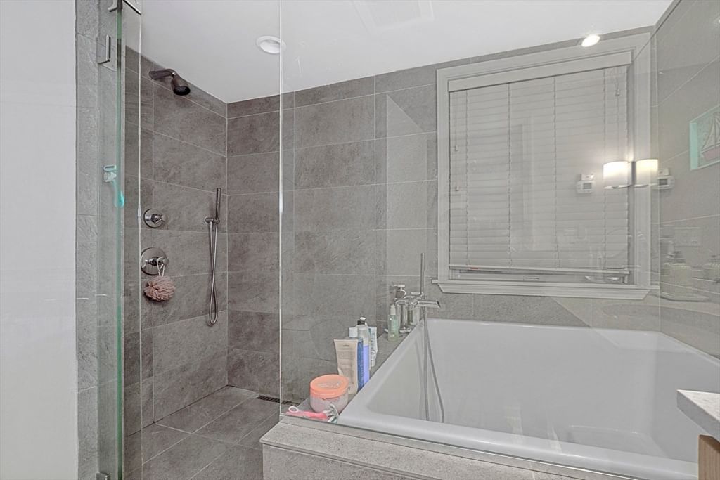 70 Clarendon St #A Boston — Photo 15 of 19