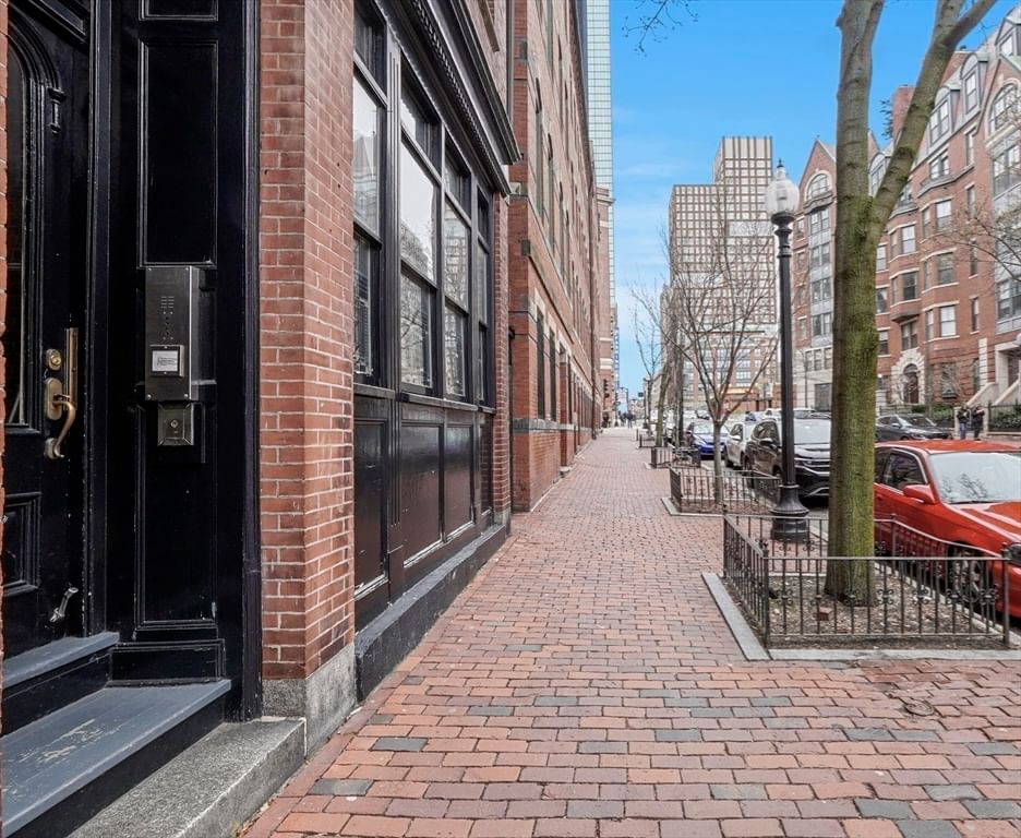 70 Clarendon St #A Boston — Photo 18 of 19