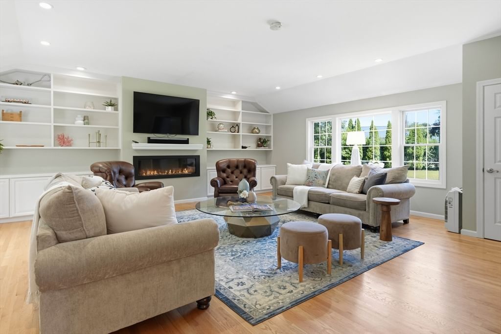 267 Beacon Andover — Photo 6 of 41
