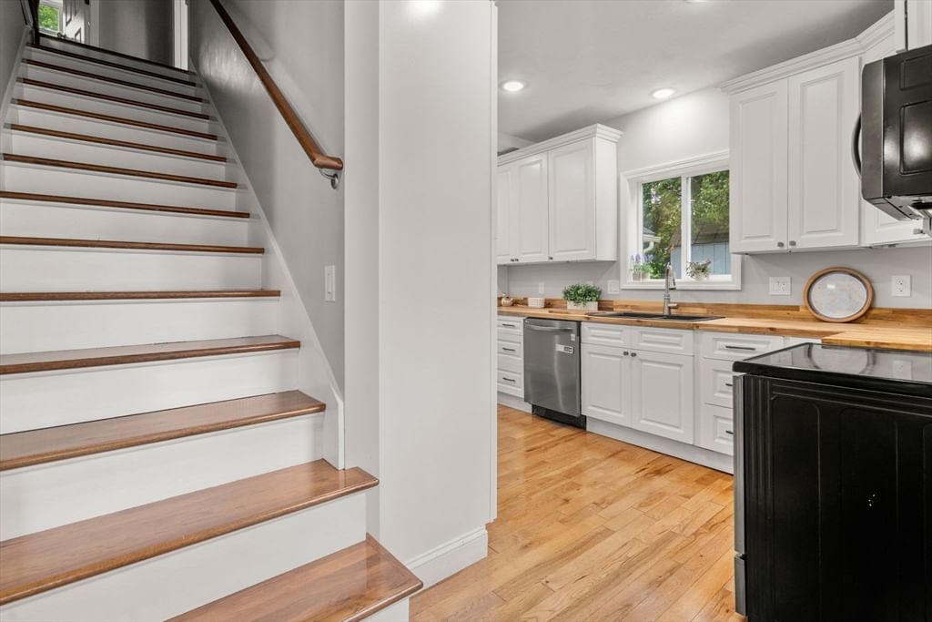 329 Pleasant Street Ashland — Photo 12 of 27