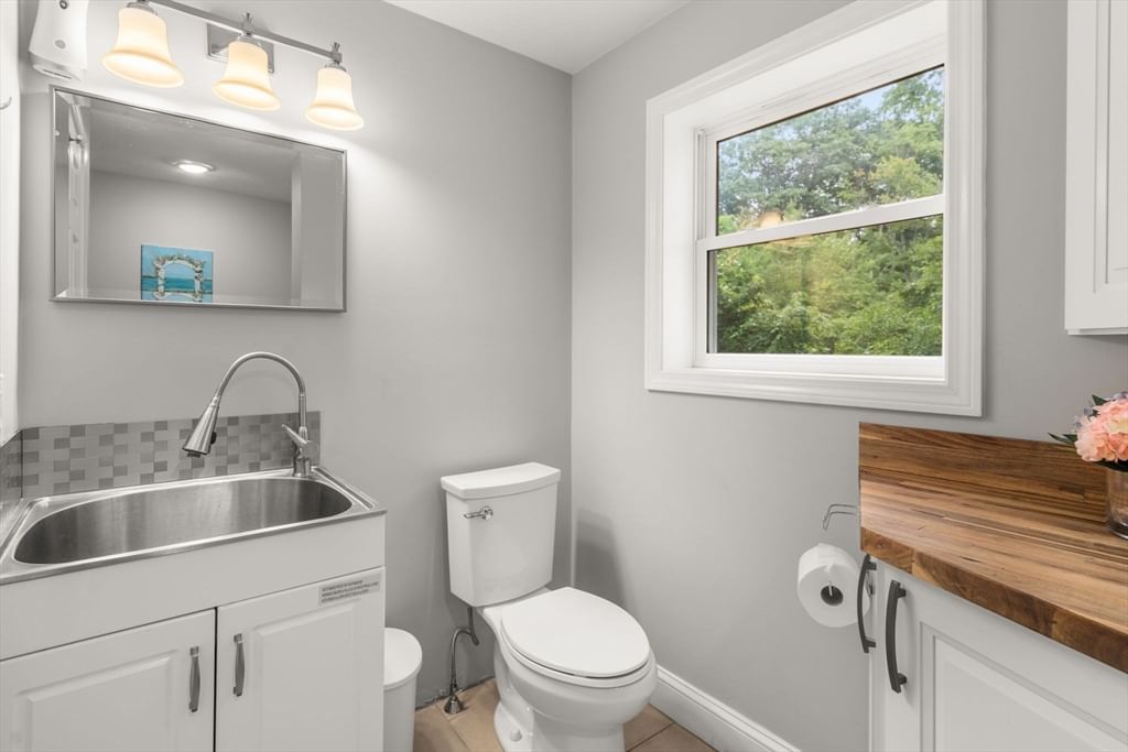 329 Pleasant Street Ashland — Photo 13 of 27