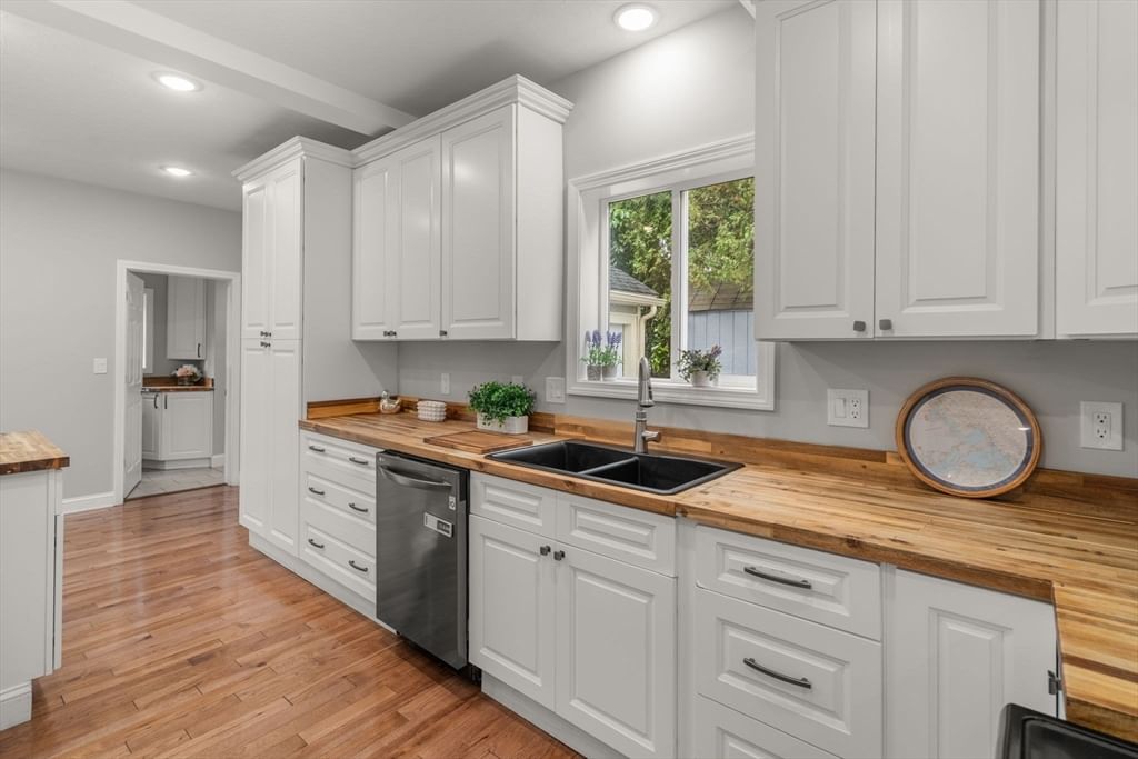 329 Pleasant Street Ashland — Photo 8 of 27