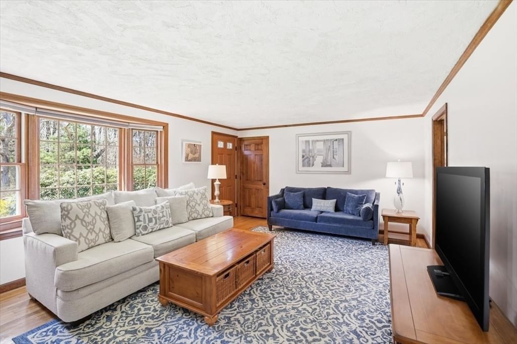 106 Pine Street Yarmouth — Photo 4 of 25
