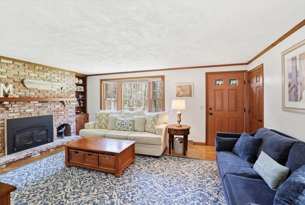 106 Pine Street Yarmouth — Photo 5 of 25