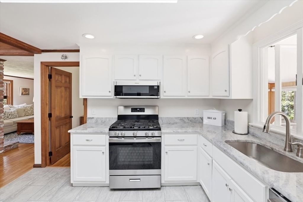 106 Pine Street Yarmouth — Photo 8 of 25
