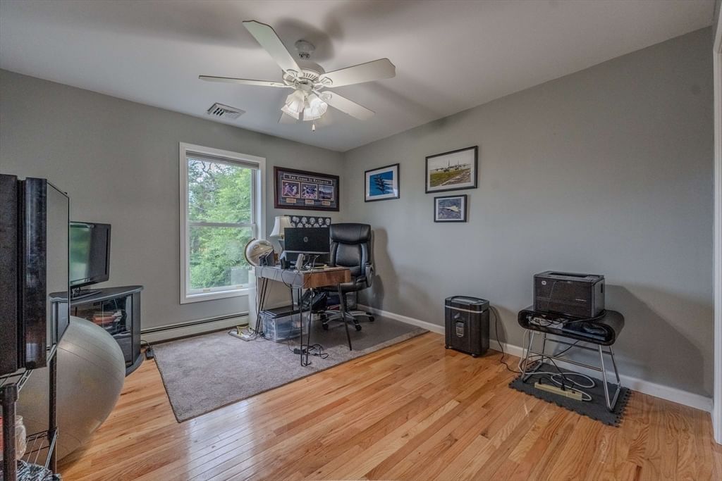 360 Perron Ave Somerset — Photo 15 of 36