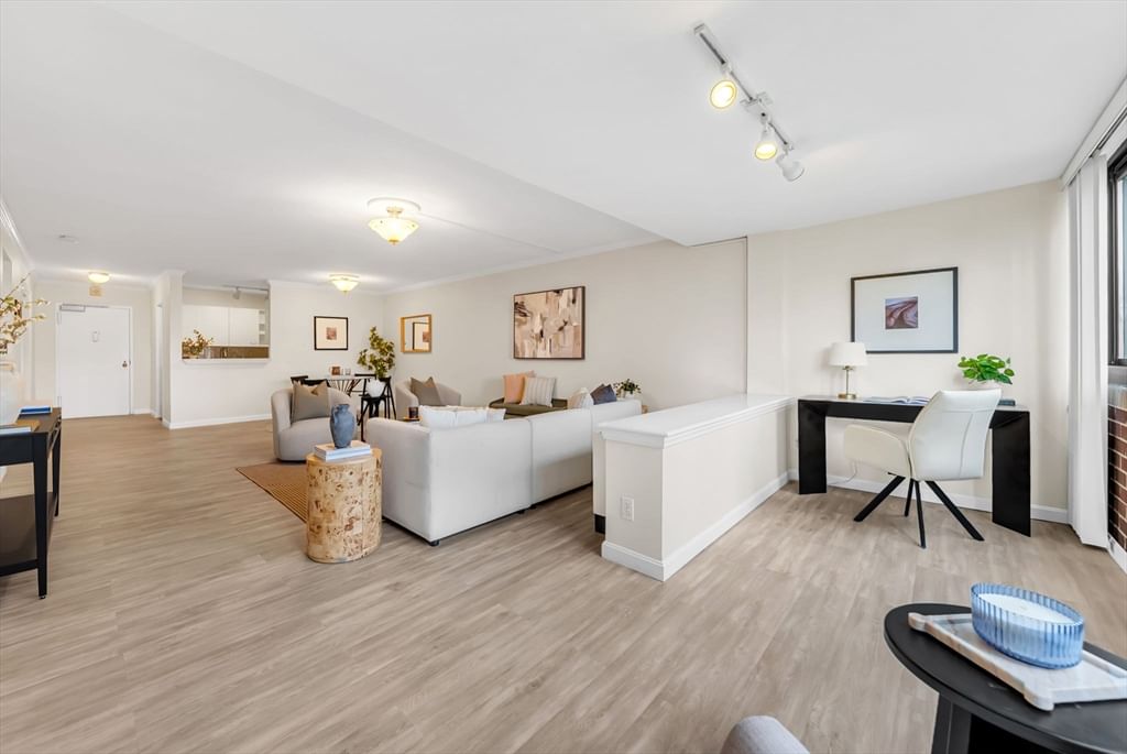 9 Hawthorne Pl #7H Boston — Photo 11 of 35