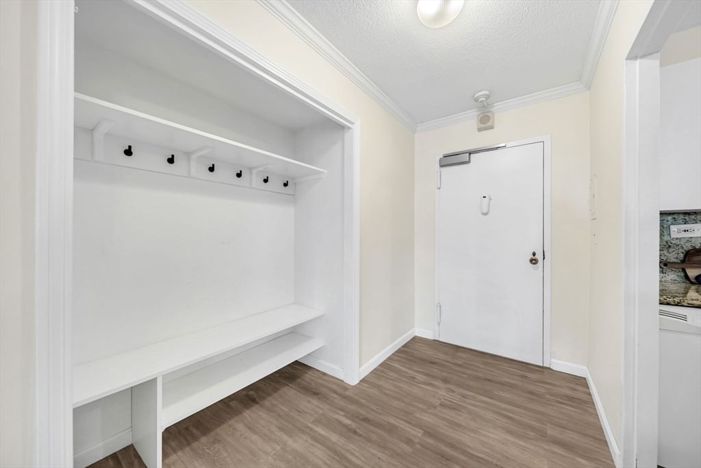 9 Hawthorne Pl #7H Boston — Photo 14 of 35