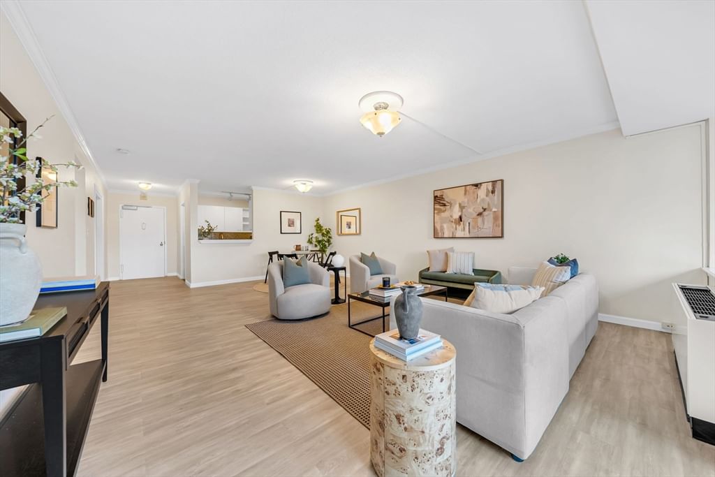 9 Hawthorne Pl #7H Boston — Photo 8 of 35