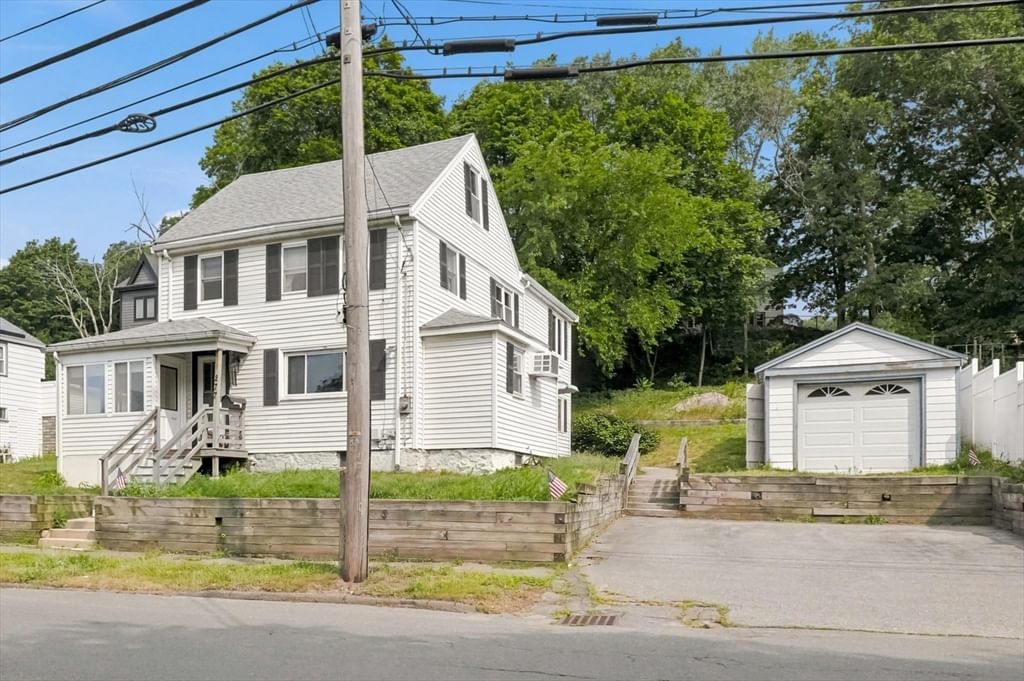 277 Lincoln Ave Saugus — Photo 2 of 42