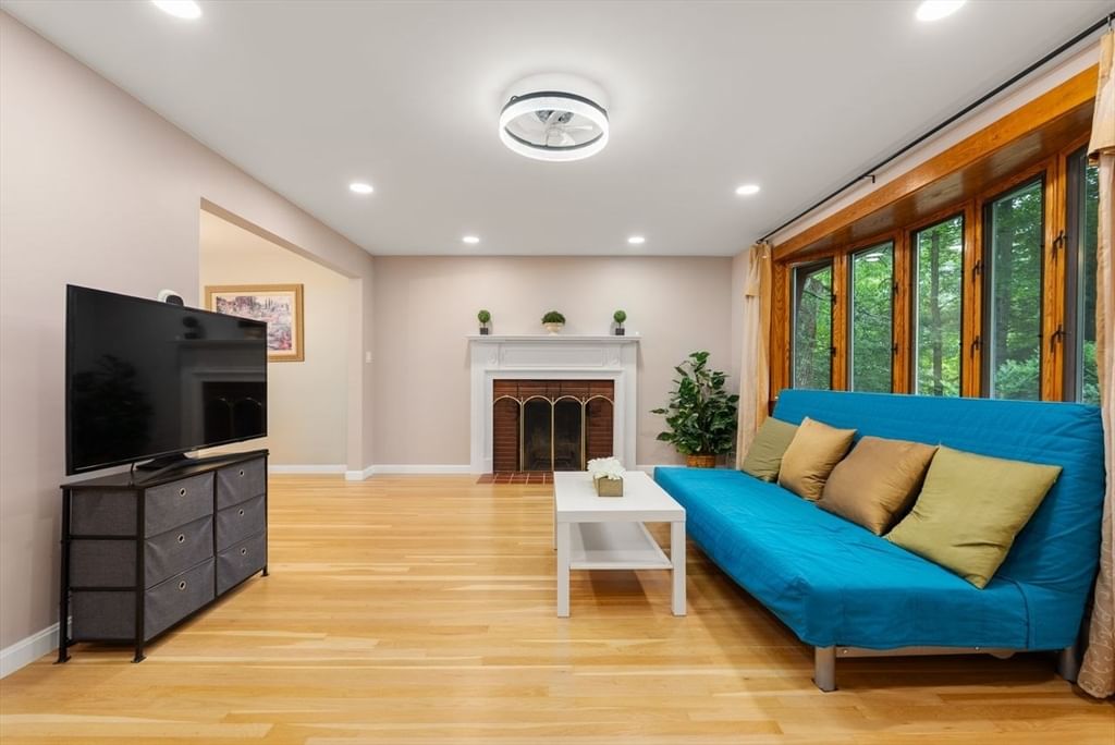 25 Meadowbrook Road, Sudbury, MA 01776 photo 3