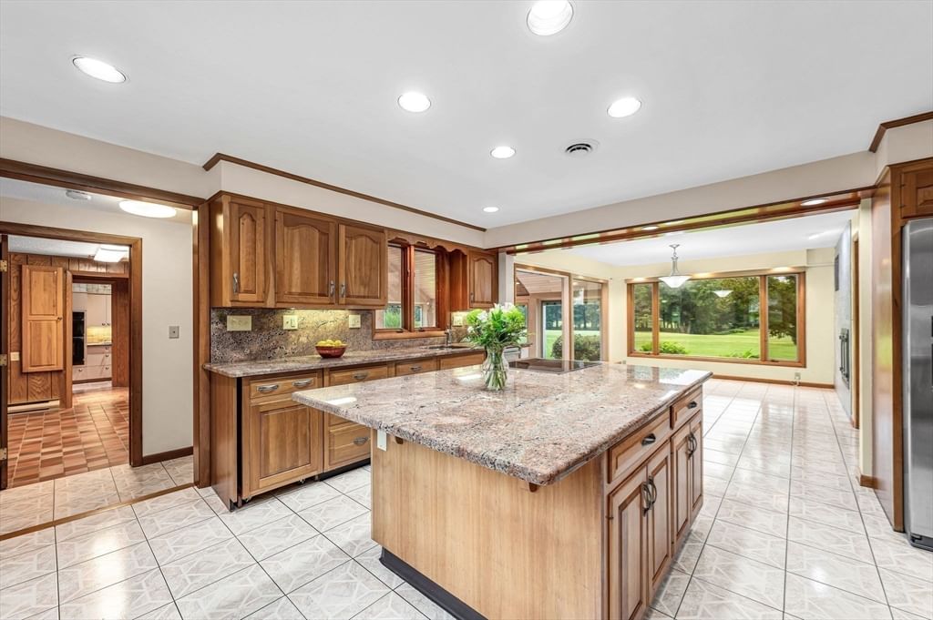 96 Prynnwood Road Longmeadow — Photo 15 of 42