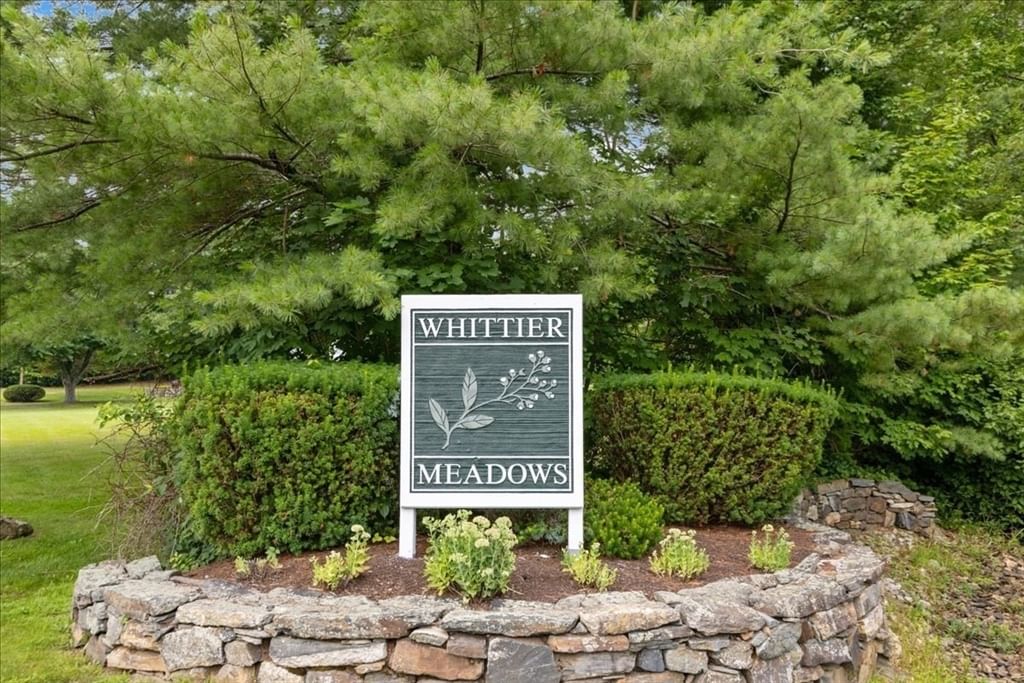 25 Whittier Meadows Dr