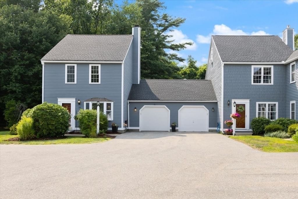 25 Whittier Meadows Dr #25 Amesbury — Photo 4 of 42