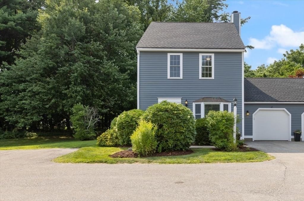 25 Whittier Meadows Dr #25 Amesbury — Photo 7 of 42