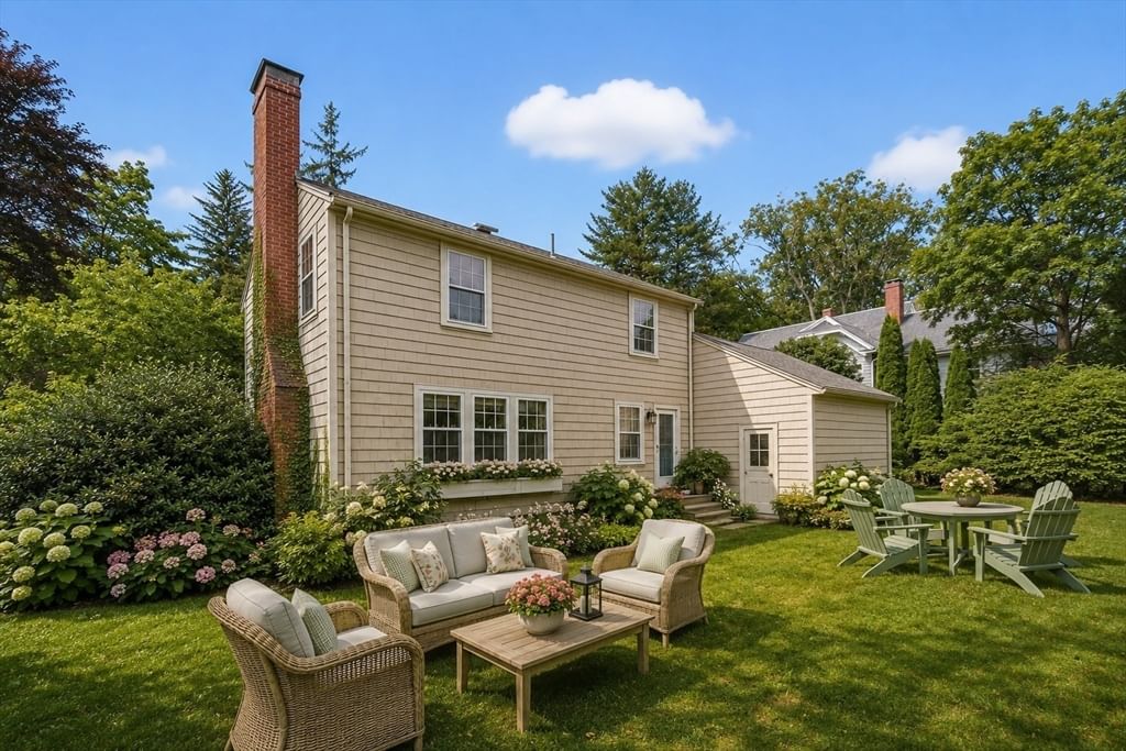 7 Schaller Street Wellesley — Photo 2 of 34