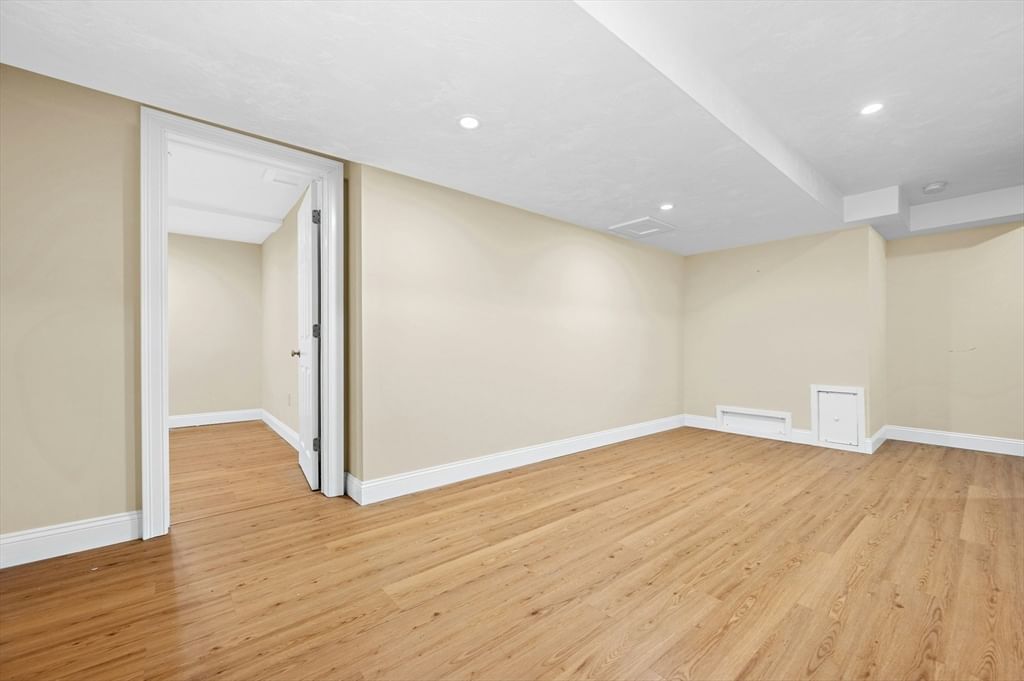 14 Northgate Ct #14 Grafton — Photo 30 of 39