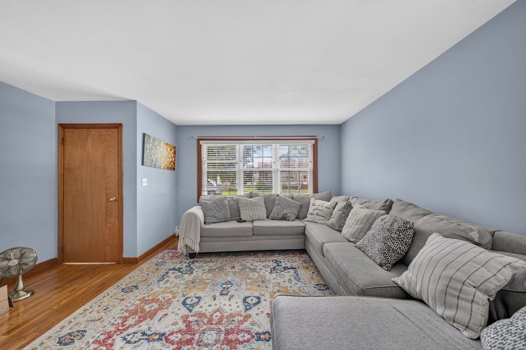 458 Orswell St Fall River — Photo 13 of 33