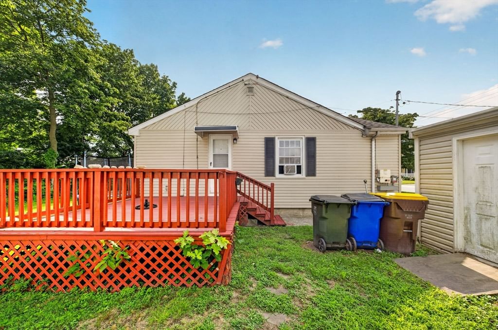 458 Orswell St Fall River — Photo 9 of 33